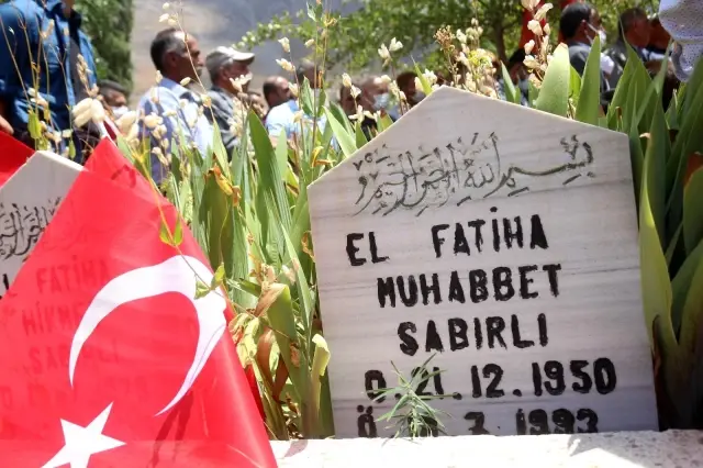 PKK terör örgütünün katlettiği 24 Sündüs şehidi mezarları başında anıldı