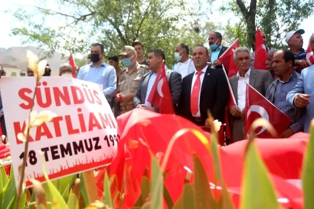 PKK terör örgütünün katlettiği 24 Sündüs şehidi mezarları başında anıldı PKK terör örgütünün katlettiği 24 Sündüs şehidi mezarları başında anıldı