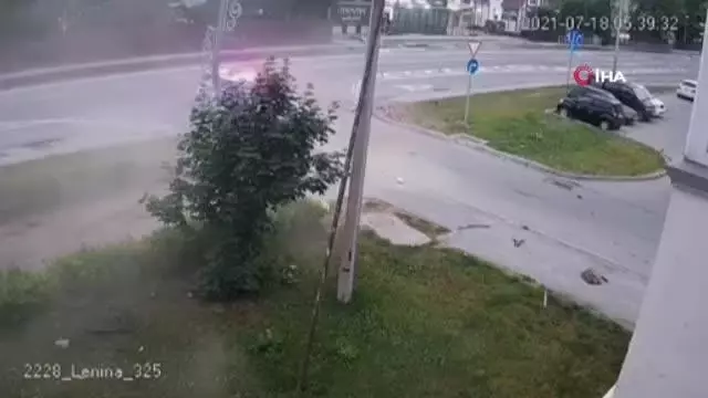 Polisten kaçarken elektrik direğine çarparak hayatını kaybetti