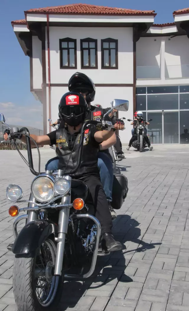 Power Riders Motosiklet Kulübü üyeleri Beypazarı'nda
