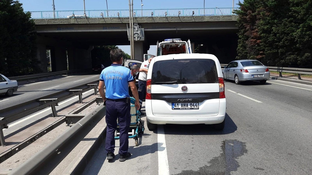 Rahatsızlanan sürücüye ilk müdahaleyi zabıta yaptı