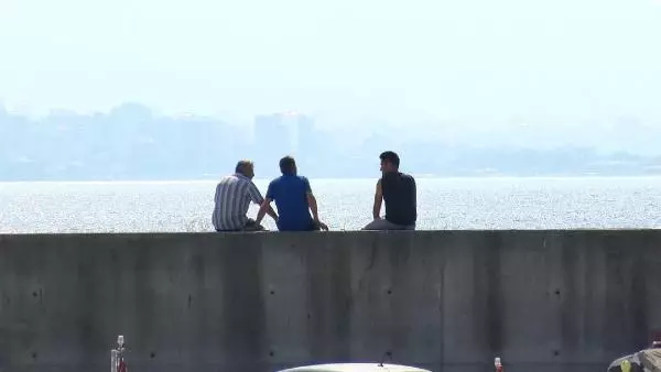 İSTANBUL (Havadan görüntülerle) SAMATYA AÇIKLARINDA KAYBOLAN KİŞİYİ ARAMA ÇALIŞMALARI DEVAM EDİYOR