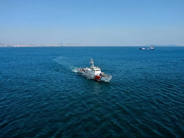 Samatya'da denizde kaybolan genci arama çalışması sürüyor