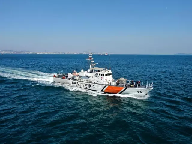 Samatya'da denizde kaybolan genci arama çalışması sürüyor