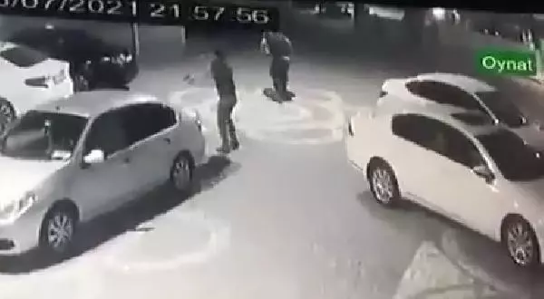 Son dakika haber... ŞANLIURFA'DA AVUKAT VE KARDEŞİNİN SİLAHLA ÖLDÜRÜLMESİ KAMERADA