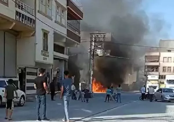 ŞANLIURFA'DA ELEKTRİK TRAFOSU PATLADI