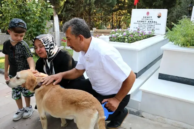 Şehidin emaneti ile şehide ziyaret