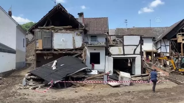 Selden en çok etkilenen şehirlerden Bad Münstereifel şehri görüntülendi