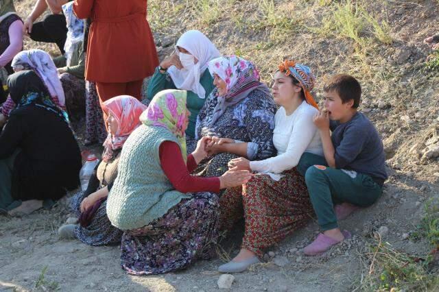 Serinlemek için suya girip kaybolan 5 kişilik aileden 2'sinin cesedine ulaşıldı Serinlemek için suya girip kaybolan 5 kişilik aileden 2'sinin cesedine ulaşıldı