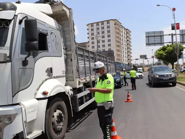 Kara yollarında trafik denetimleri artırıldı