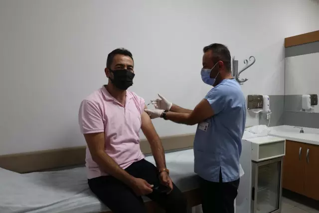 Şehir genelinde uygulanan Kovid-19 aşısı 500 bin dozu geçti Şehir genelinde uygulanan Kovid-19 aşısı 500 bin dozu geçti