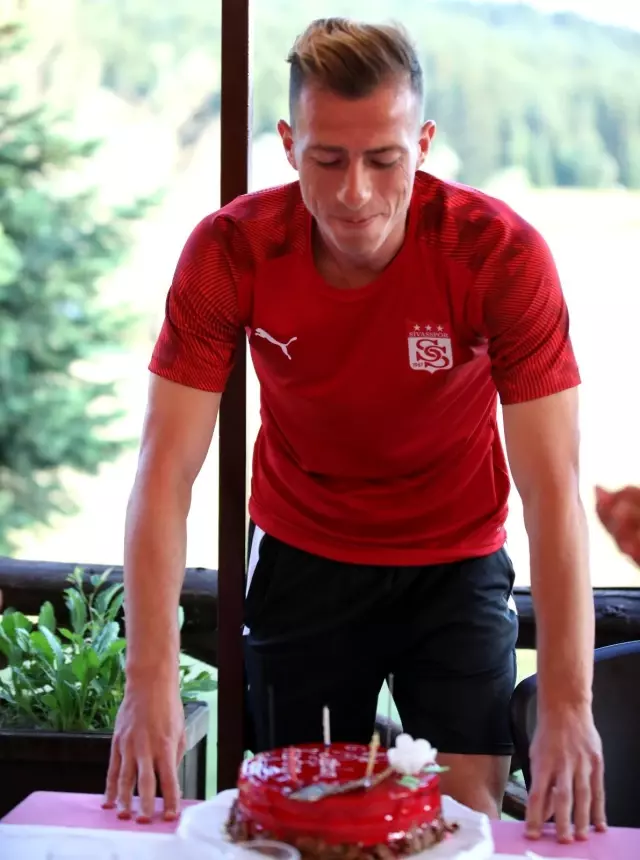 Sivasspor'da Hakan Arslan'a sürpriz doğum günü