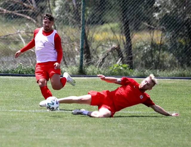 Sivasspor, Petrocub maçının hazırlıklarını Bolu'da sürdürüyor