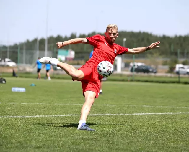 Sivasspor, Petrocub maçının hazırlıklarını Bolu'da sürdürüyor