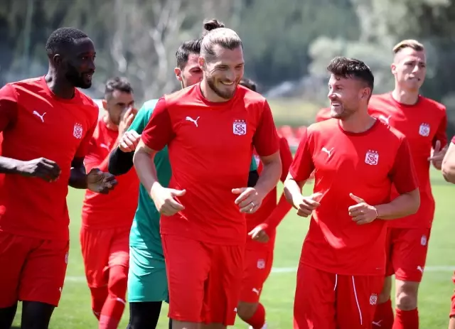 Sivasspor, Petrocub maçının hazırlıklarını Bolu'da sürdürüyor