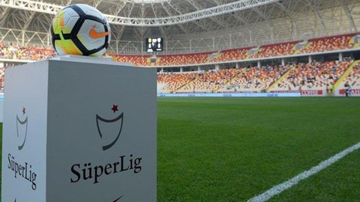 Süper Lig ekiplerinin tümü aynı anda paylaşım yaparak taraftarları aşı olmaya çağırdı