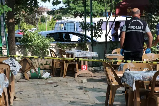 Tartıştığı husumetlisine çay bahçesinde kurşun yağdırdı