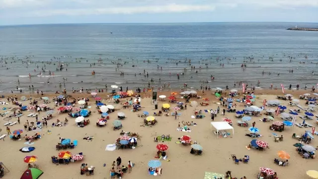 Tatil başladı, şile plajları doldu taştı