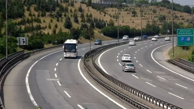 TEM'de beklenen bayram trafiği oluşmadı TEM'de beklenen bayram trafiği oluşmadı