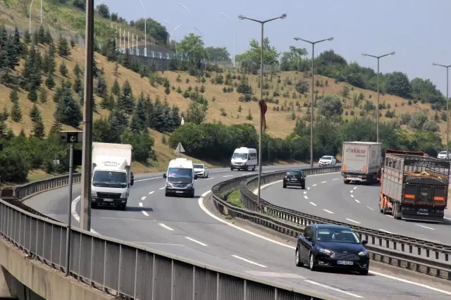TEM'de beklenen bayram trafiği oluşmadı