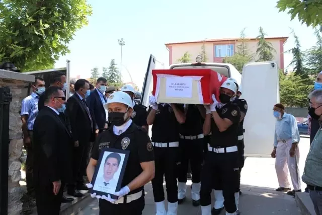 Antalya'daki trafik kazasında vefat eden polis memuru ile oğlunun cenazeleri defnedildi