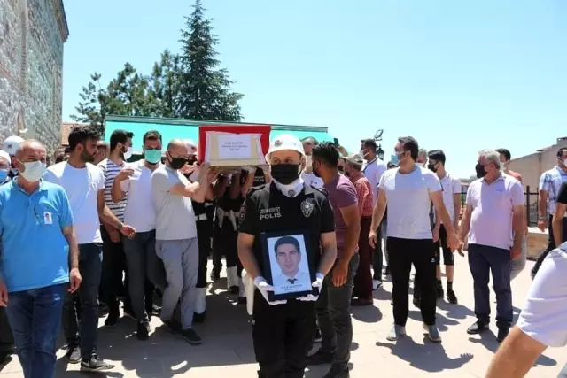 Antalya'daki trafik kazasında vefat eden polis memuru ile oğlunun cenazeleri defnedildi