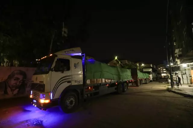 Türk Kızılay'dan Gazze'ye 10 tırlık insani yardım Türk Kızılay'dan Gazze'ye 10 tırlık insani yardım