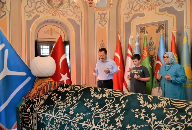 Vali Bilal Şentürk, Ertuğrul Gazi Türbesi'ni ziyaret etti