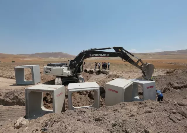 Son dakika haberi... Van'da selden etkilenen mahallelerde çalışmalar sürüyor