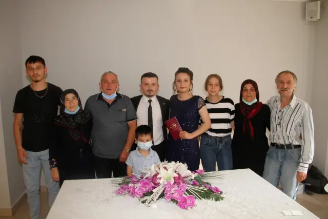 Yağlıdere Belediye Başkanı İbaş, konuşma ve işitme engelli çiftin nikahını işaret diliyle kıydı