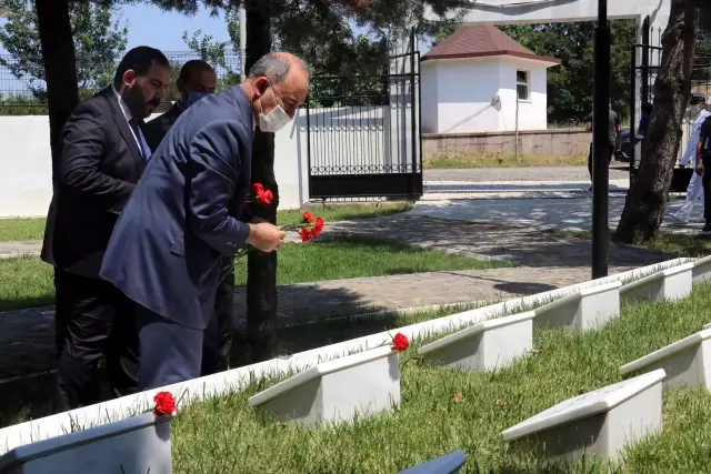 Onarımı tamamlanan Akköy Şehitliği ziyarete açıldı