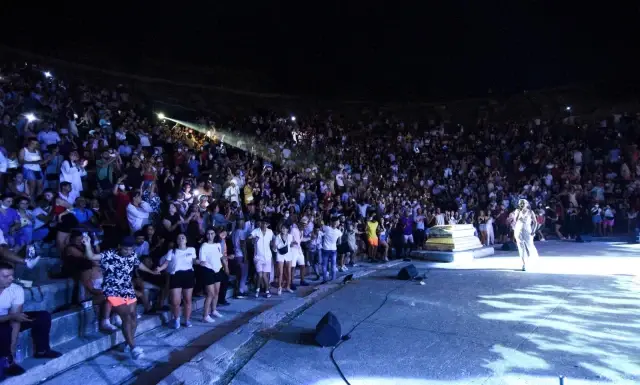Yıldız Tilbe Bodrum'u salladı