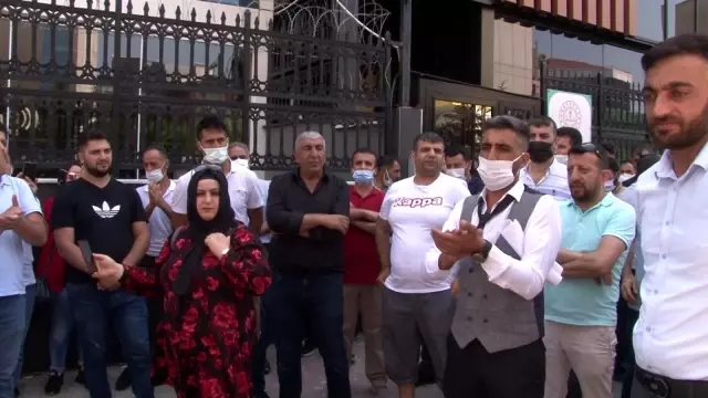 Yöneticisi gasp edilerek öldürülen şirketin önünde alacaklılardan eylem