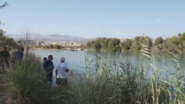 Yüzmek için nehre giren genç boğuldu Yüzmek için nehre giren genç boğuldu