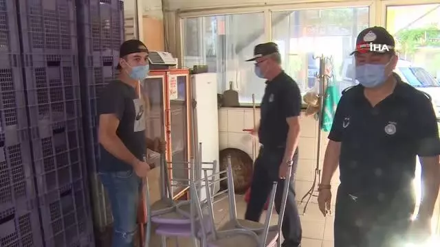 Zabıtadan fırın işletmecisine 'Bu şekilde halkımıza ekmek yedirmeyelim' uyarısı Zabıtadan fırın işletmecisine 'Bu şekilde halkımıza ekmek yedirmeyelim' uyarısı