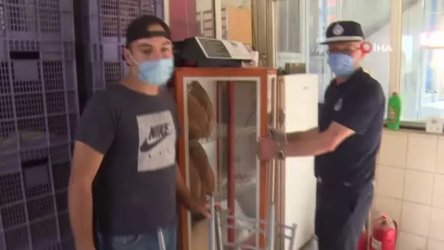 Zabıtadan fırın işletmecisine 'Bu şekilde halkımıza ekmek yedirmeyelim' uyarısı