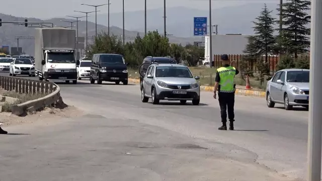 43 ilin geçiş güzergahında bayram trafiği: Günlük 100 binin üzerinde araç geçiyor