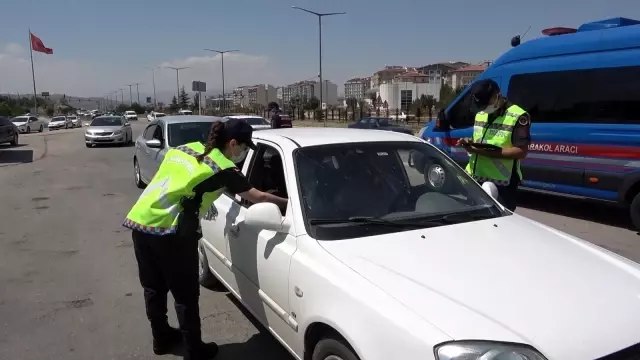 43 ilin geçiş güzergahında bayram trafiği: Günlük 100 binin üzerinde araç geçiyor