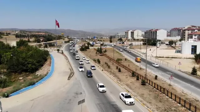 43 ilin geçiş güzergahında bayram trafiği: Günlük 100 binin üzerinde araç geçiyor