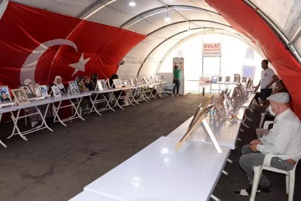 685 GÜNDÜR SÜREN EVLAT NÖBETİNDEKİ AİLELER BİR BAYRAMI DAHA BURUK KARŞILIYOR