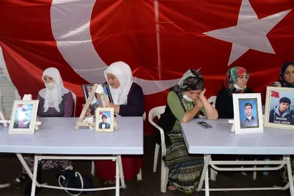 685 GÜNDÜR SÜREN EVLAT NÖBETİNDEKİ AİLELER BİR BAYRAMI DAHA BURUK KARŞILIYOR