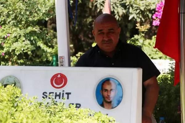 ADANA'DA BAYRAM ÖNCESİ HÜZÜNLÜ ŞEHİTLİK ZİYARETİ