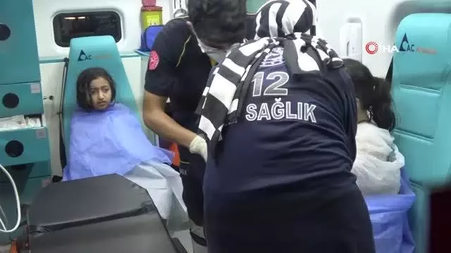 Adana'da otomobil drenaj kanalına düştü: Anne ve 4 çocuğu yaralandı