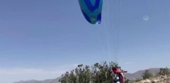 Adana Havacılık Kulübü, Bingöl semalarını paraşütlerle renklendirdi