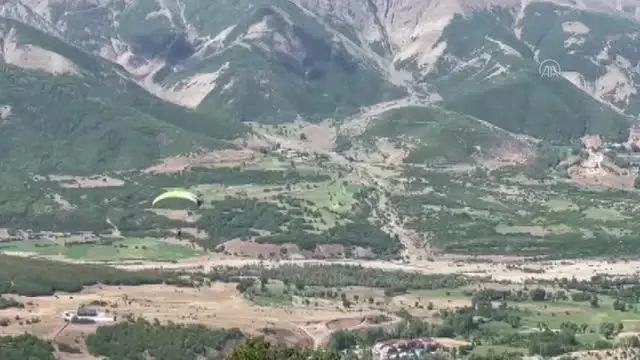 Adana Havacılık Kulübü, Bingöl semalarını paraşütlerle renklendirdi
