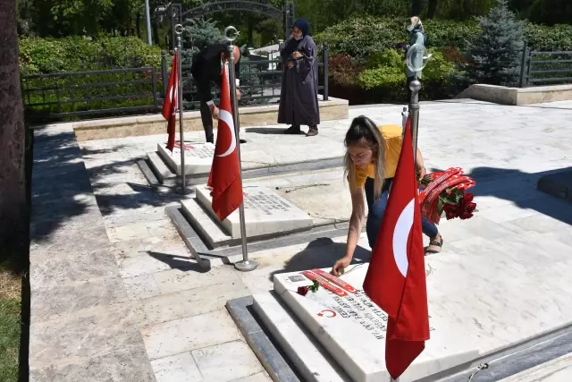 AFYONKARAHİSAR - Şehit ailelerinin hüzünlü bayram arifesi