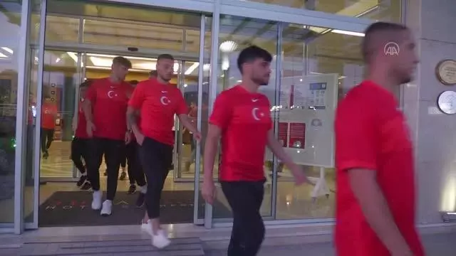 AFYONKARAHİSAR - İşitme Engelliler Milli Futbol Takımı Afyonkarahisar'da kampa girdi AFYONKARAHİSAR - İşitme Engelliler Milli Futbol Takımı Afyonkarahisar'da kampa girdi