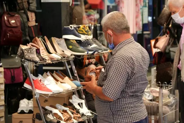 Aksaray'da çarşı pazarda arefe günü yoğunluğu