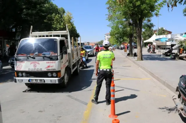 Aksaray'da yoğun trafiğe polisten sıkı denetim