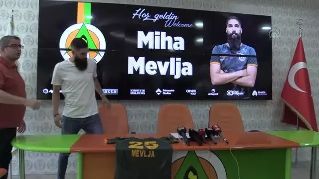 Alanyaspor, Sloven futbolcu Miha Mevlja'yı renklerine bağladı Alanyaspor, Sloven futbolcu Miha Mevlja'yı renklerine bağladı